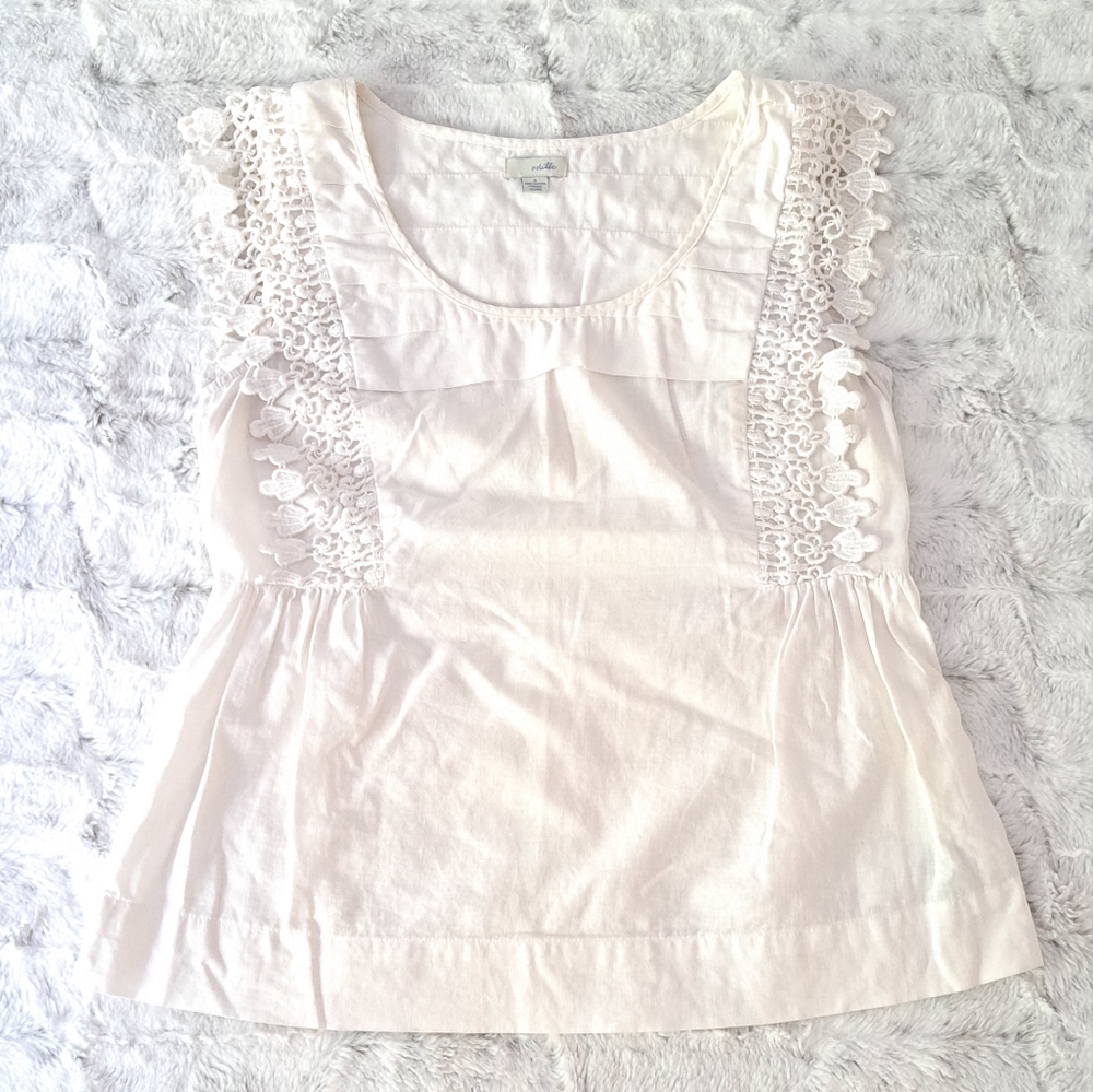 COPY - Odille Anthropology white crochet linen top. Size 4.